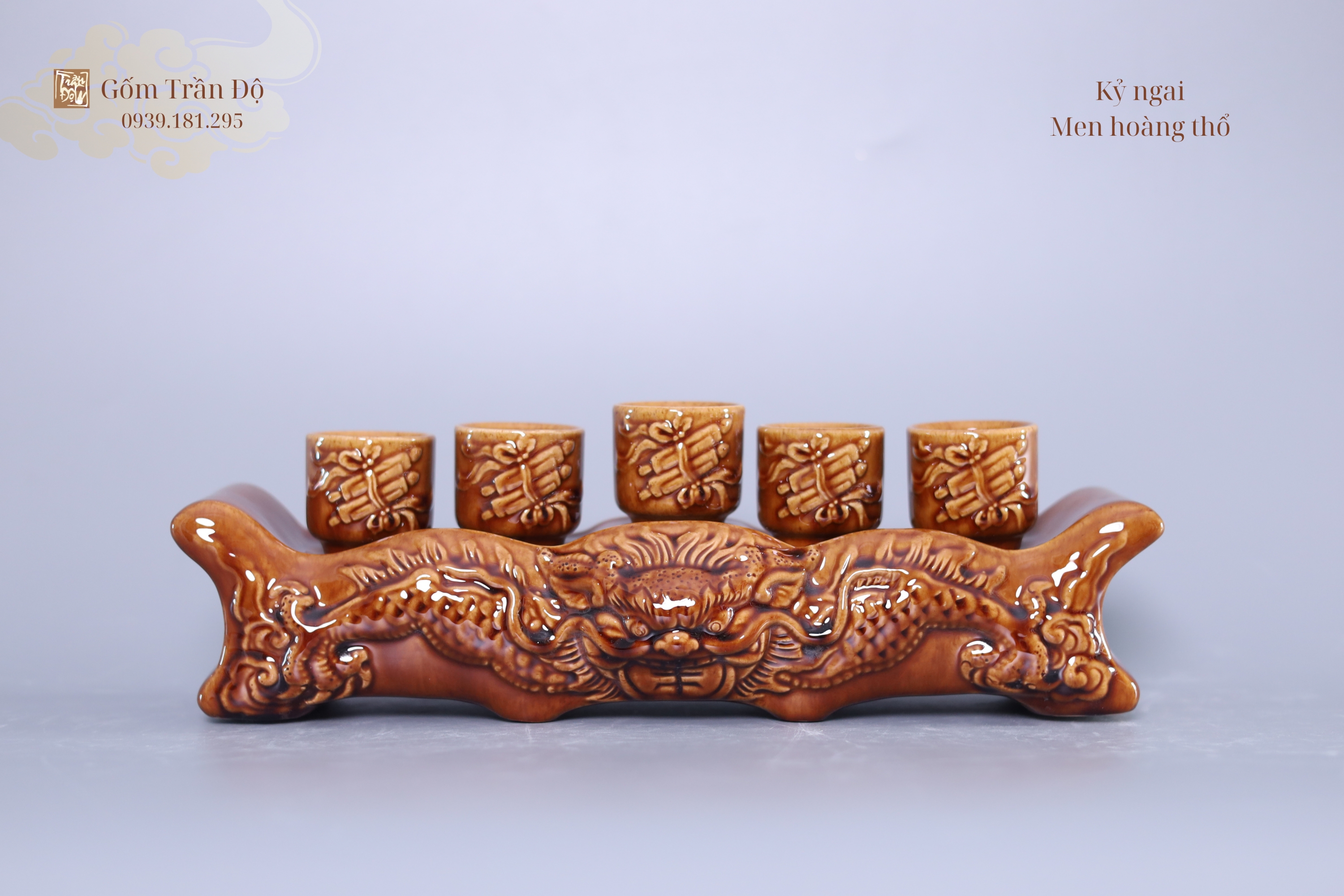Kỷ ngai Men Hoàng Thổ